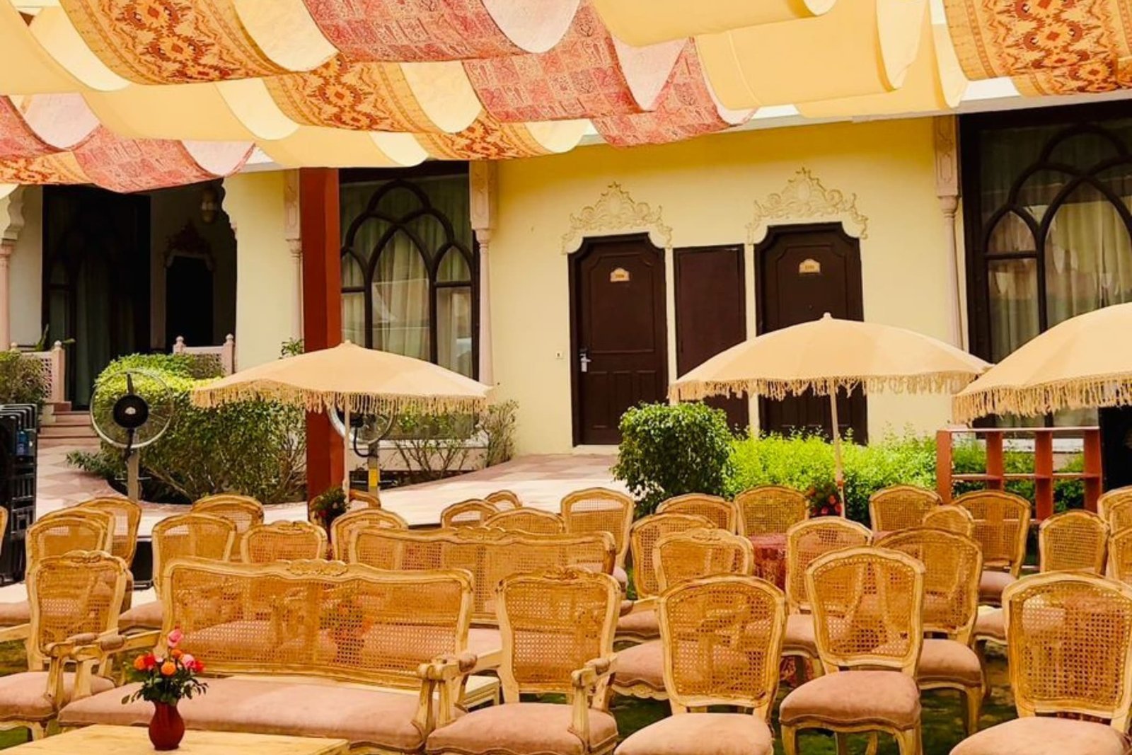 Theme Decor 1
